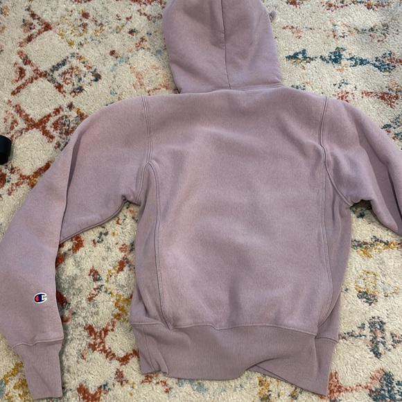 purple champion hoodie - Picture 3 of 3